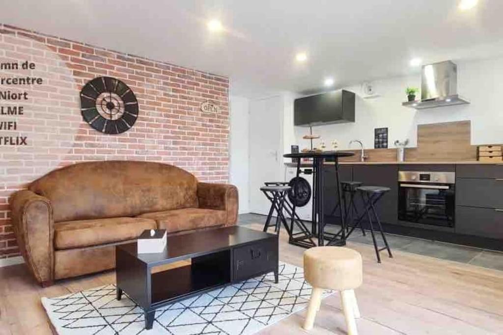 L'Atelier D'Emilie Bessines Exterior foto